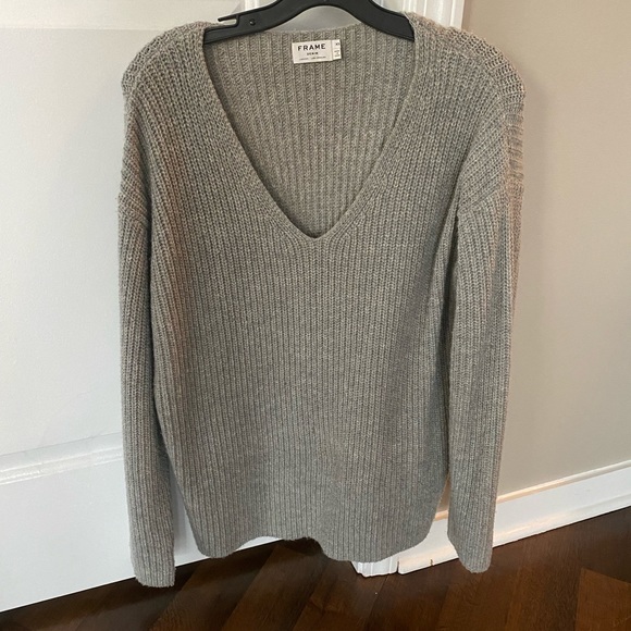 FRAME oversized boyfriend sweater - Picture 3 of 7